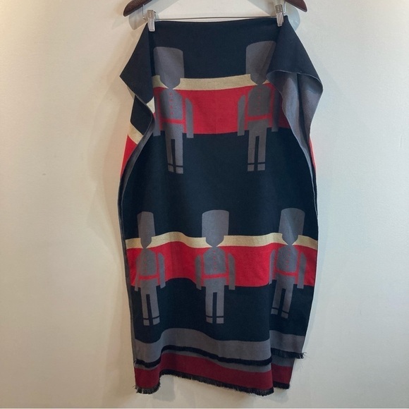SCARF Large Unbranded Super Soft With  Toy British Palace Guards Design Pattern - Picture 4 of 6